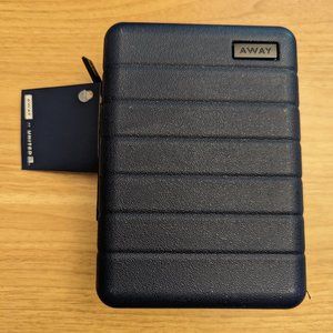 United Airlines x AWAY Polaris Amenity Kit 2022 (Unopened)